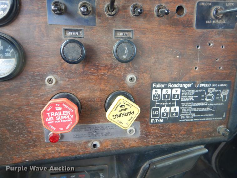 image for item EZ9795 1988 Peterbilt 379 dump truck