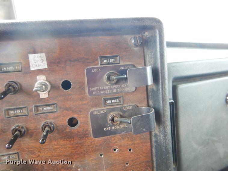 image for item EZ9795 1988 Peterbilt 379 dump truck