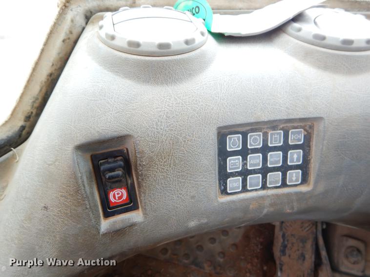 image for item EZ9844 2004 Volvo L70E wheel loader