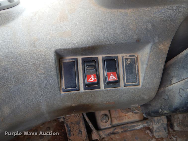 image for item EZ9844 2004 Volvo L70E wheel loader