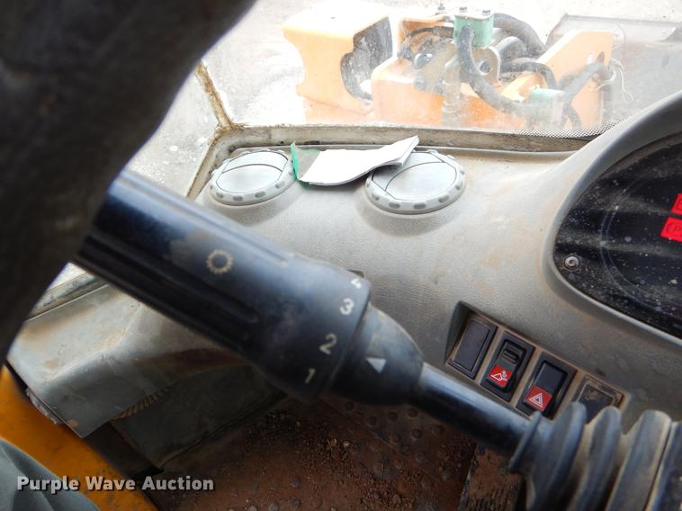 image for item EZ9844 2004 Volvo L70E wheel loader