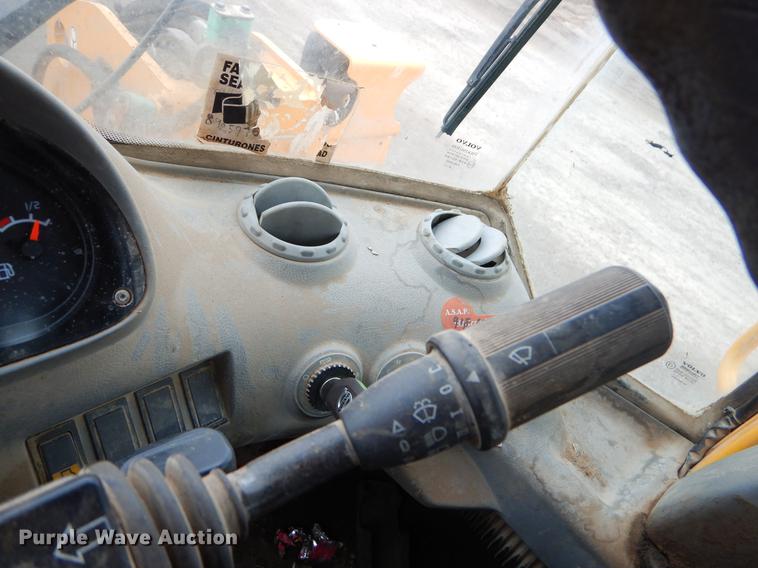 image for item EZ9844 2004 Volvo L70E wheel loader