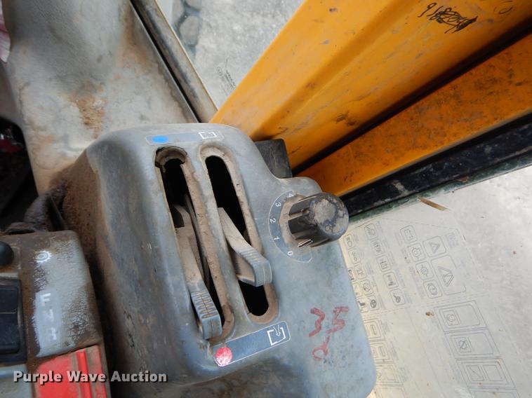 image for item EZ9844 2004 Volvo L70E wheel loader