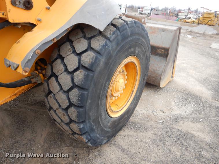 image for item EZ9844 2004 Volvo L70E wheel loader