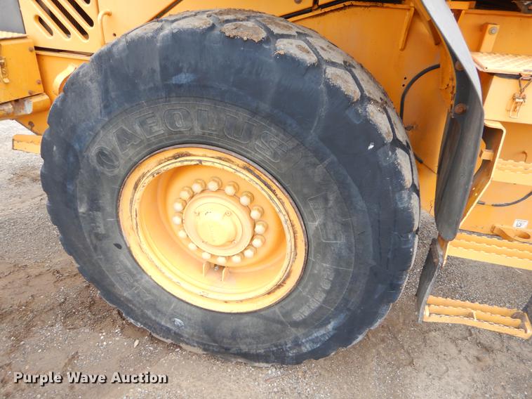 image for item EZ9844 2004 Volvo L70E wheel loader