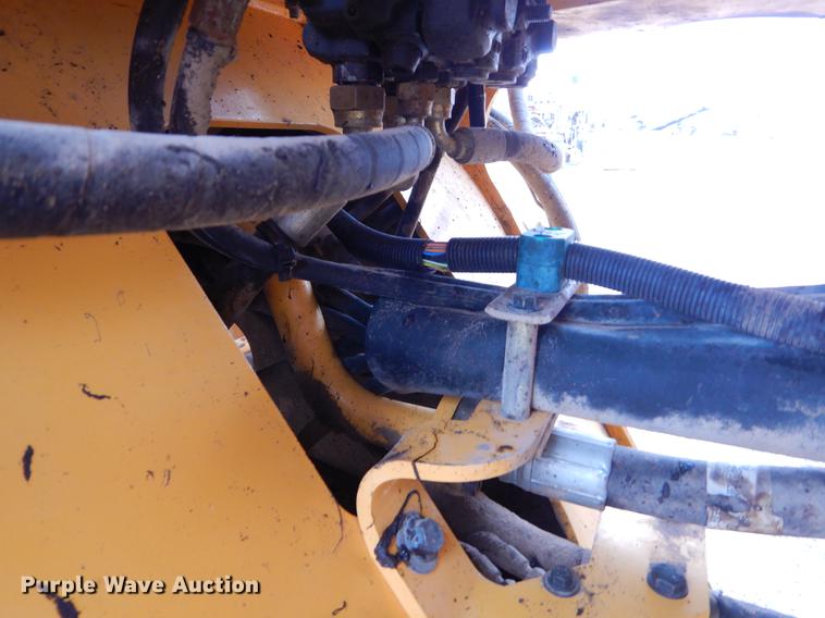 image for item EZ9844 2004 Volvo L70E wheel loader