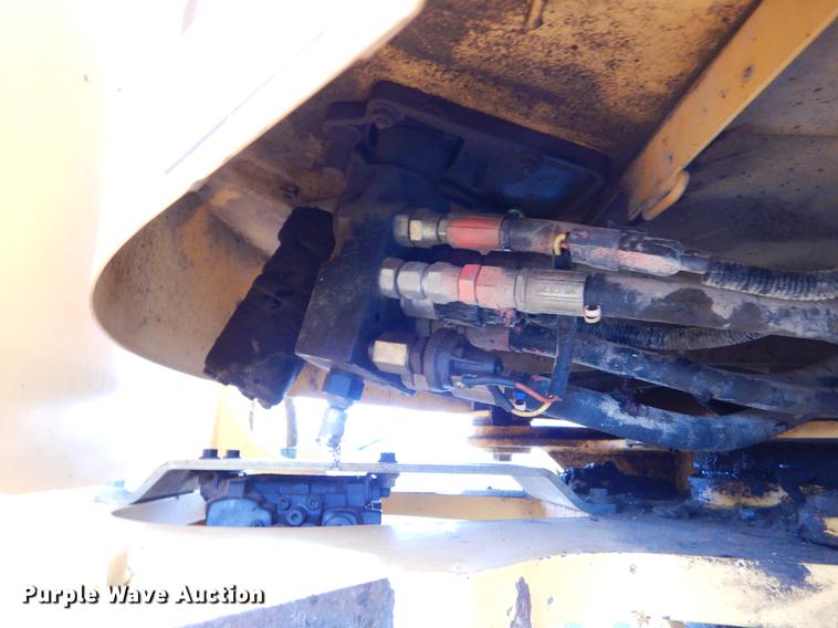 image for item EZ9844 2004 Volvo L70E wheel loader