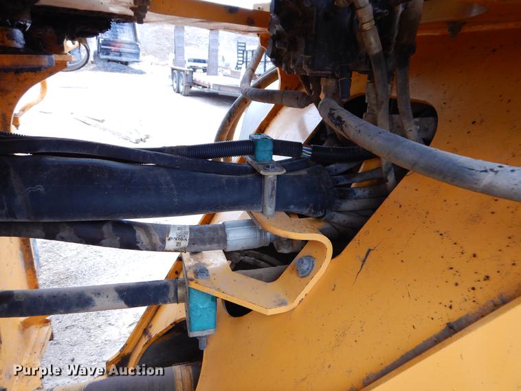 image for item EZ9844 2004 Volvo L70E wheel loader