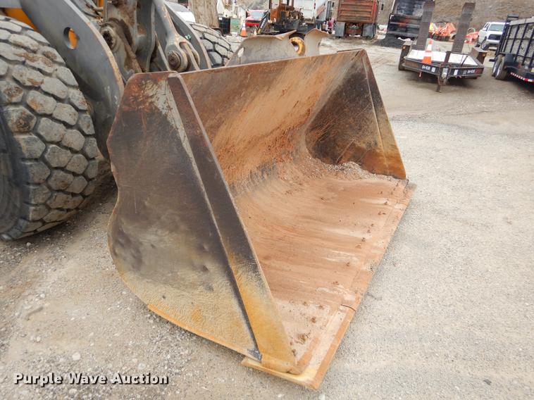 image for item EZ9844 2004 Volvo L70E wheel loader