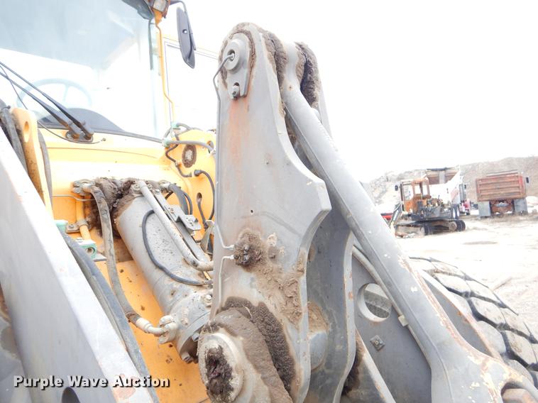 image for item EZ9844 2004 Volvo L70E wheel loader