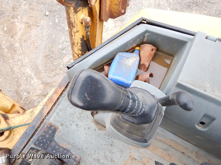 image for item EZ9845 2001 Caterpillar 420D backhoe