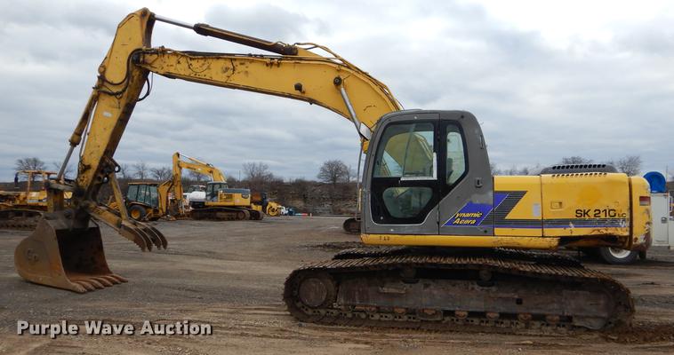 image for item EZ9848 2001 Kobelco SK210LC excavator