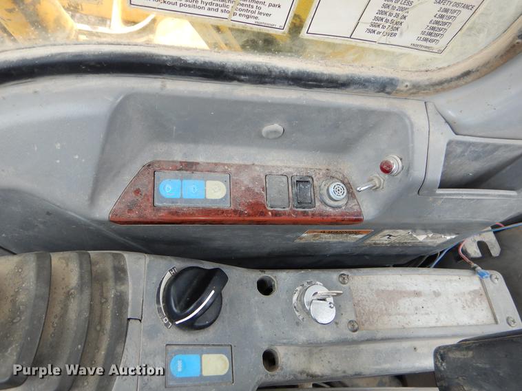 image for item EZ9848 2001 Kobelco SK210LC excavator