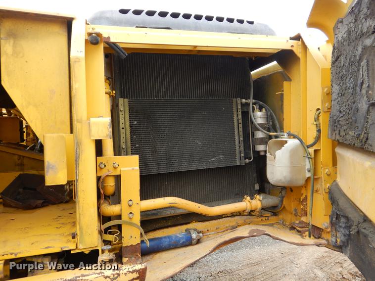 image for item EZ9848 2001 Kobelco SK210LC excavator