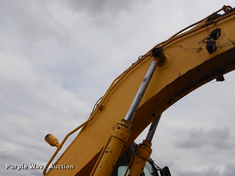 image for item EZ9848 2001 Kobelco SK210LC excavator
