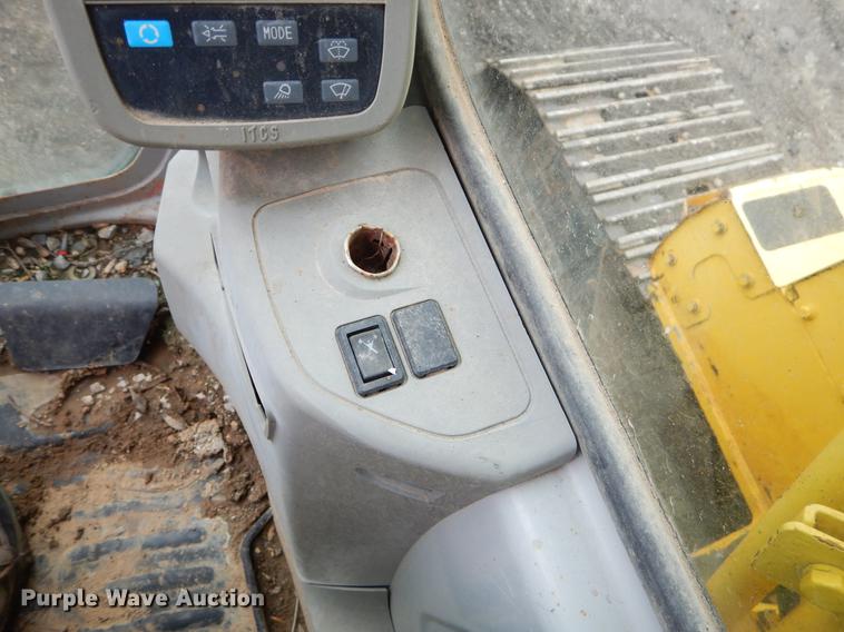 image for item EZ9849 2004 Kobleco SK200SRLC excavator