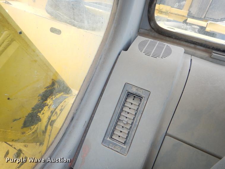 image for item EZ9849 2004 Kobleco SK200SRLC excavator