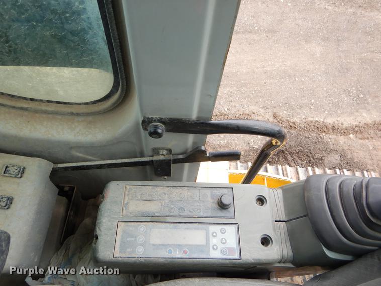 image for item EZ9849 2004 Kobleco SK200SRLC excavator
