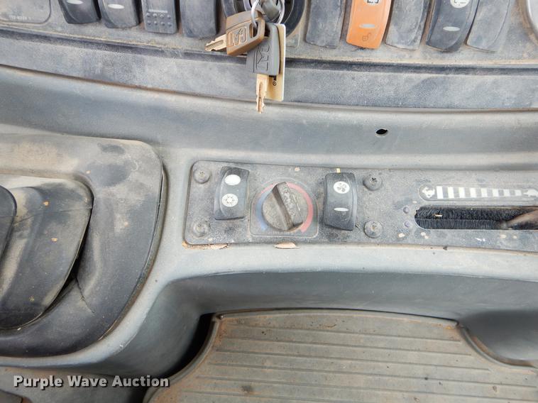 image for item EZ9851 2003 Caterpillar 420D backhoe