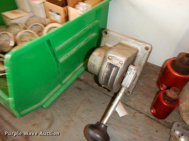 image for item EZ9873 Oil field rig equipment