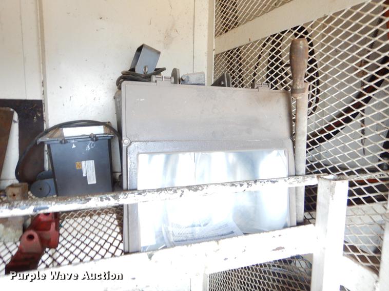 image for item EZ9906 Oil field dog house