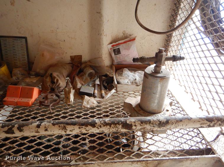 image for item EZ9906 Oil field dog house