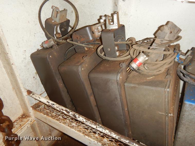 image for item EZ9906 Oil field dog house