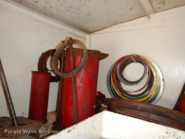 image for item EZ9907 Oil field dog house