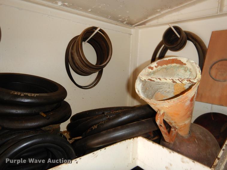 image for item EZ9907 Oil field dog house