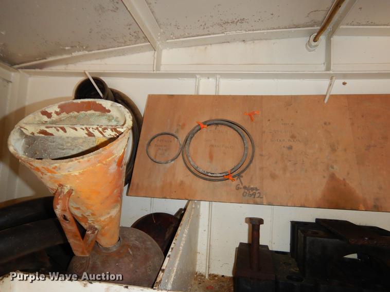 image for item EZ9907 Oil field dog house