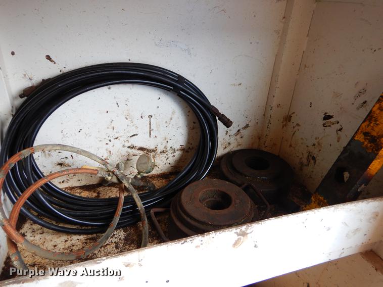 image for item EZ9907 Oil field dog house