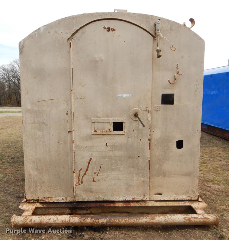 image for item EZ9908 Oil field dog house