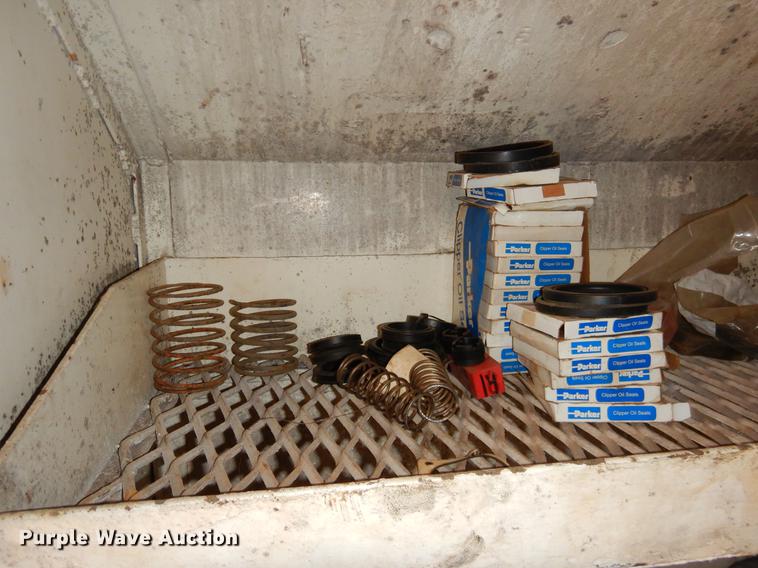 image for item EZ9909 Oil field dog house