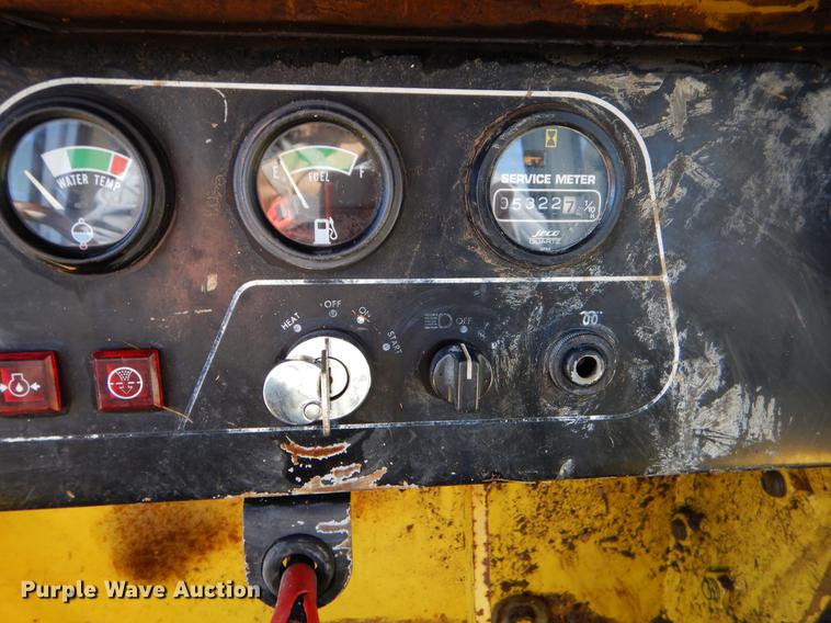 image for item EZ9955 1993 Komatsu D37P dozer