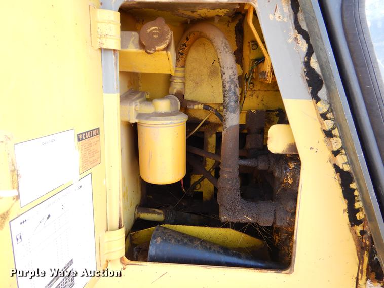 image for item EZ9955 1993 Komatsu D37P dozer