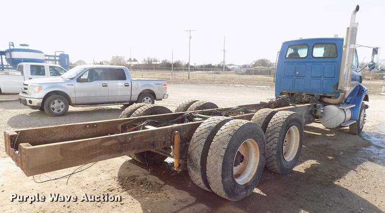 image for item FH9028 1997 Ford Louisville truck cab and chassis