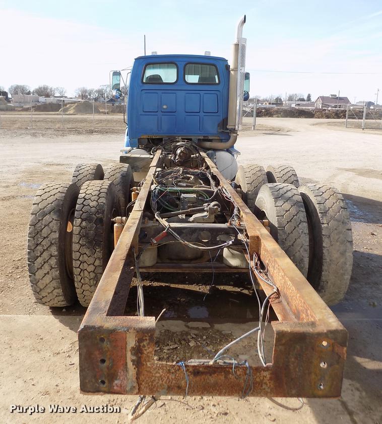 image for item FH9028 1997 Ford Louisville truck cab and chassis