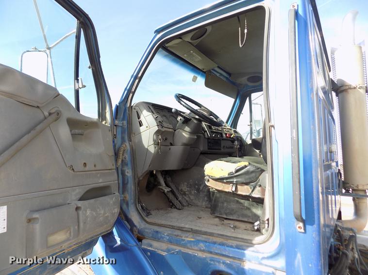 image for item FH9028 1997 Ford Louisville truck cab and chassis