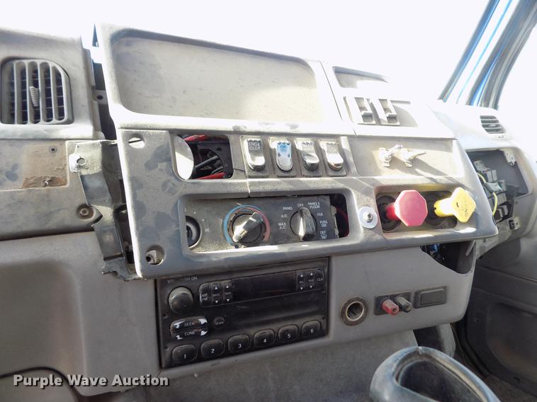 image for item FH9028 1997 Ford Louisville truck cab and chassis