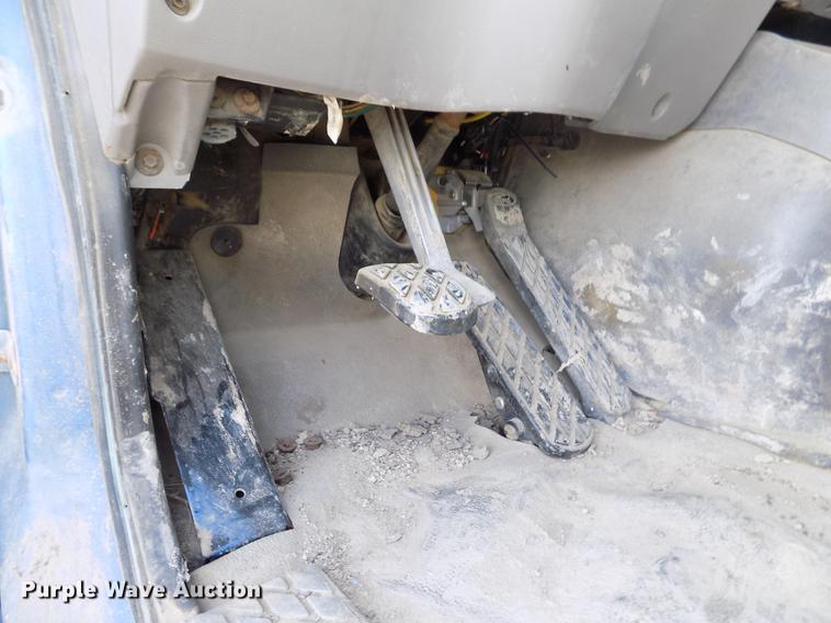 image for item FH9028 1997 Ford Louisville truck cab and chassis