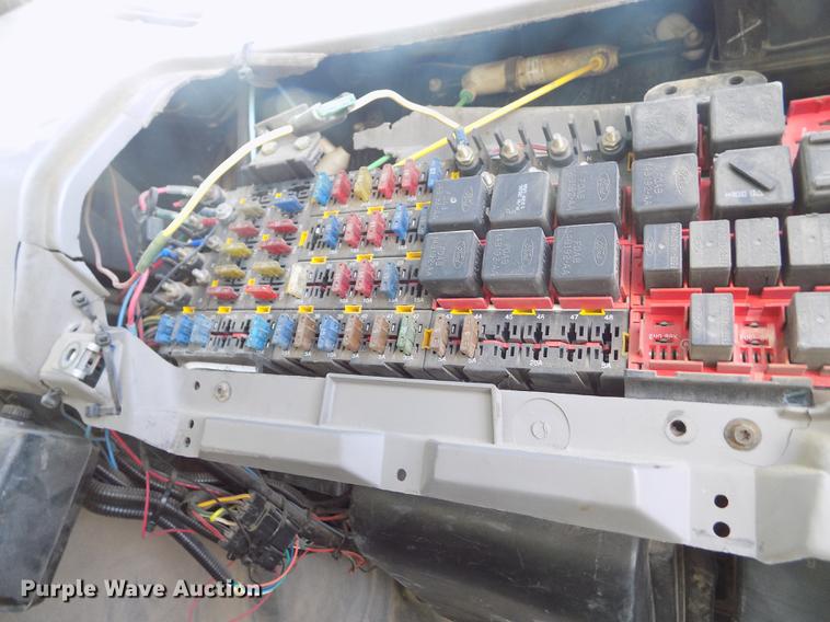 image for item FH9028 1997 Ford Louisville truck cab and chassis