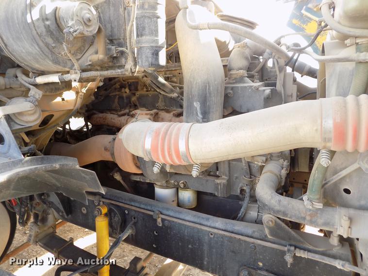 image for item FH9028 1997 Ford Louisville truck cab and chassis