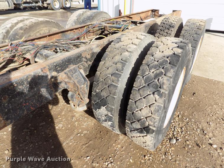 image for item FH9028 1997 Ford Louisville truck cab and chassis