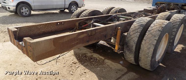 image for item FH9028 1997 Ford Louisville truck cab and chassis