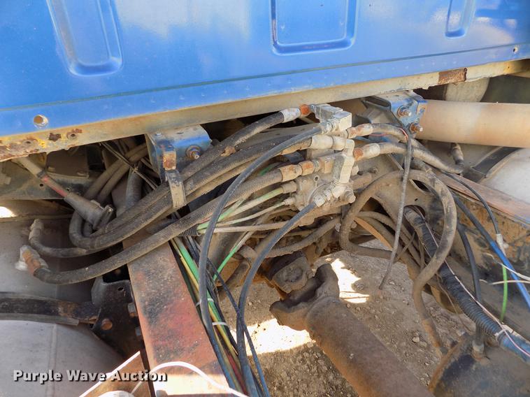 image for item FH9028 1997 Ford Louisville truck cab and chassis