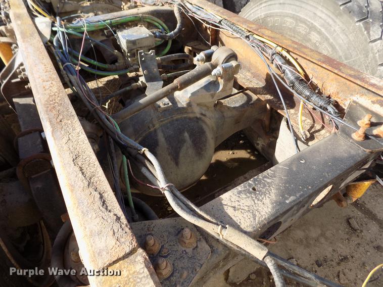 image for item FH9028 1997 Ford Louisville truck cab and chassis