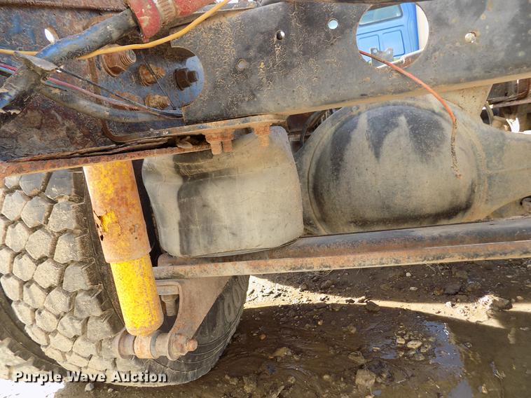 image for item FH9028 1997 Ford Louisville truck cab and chassis