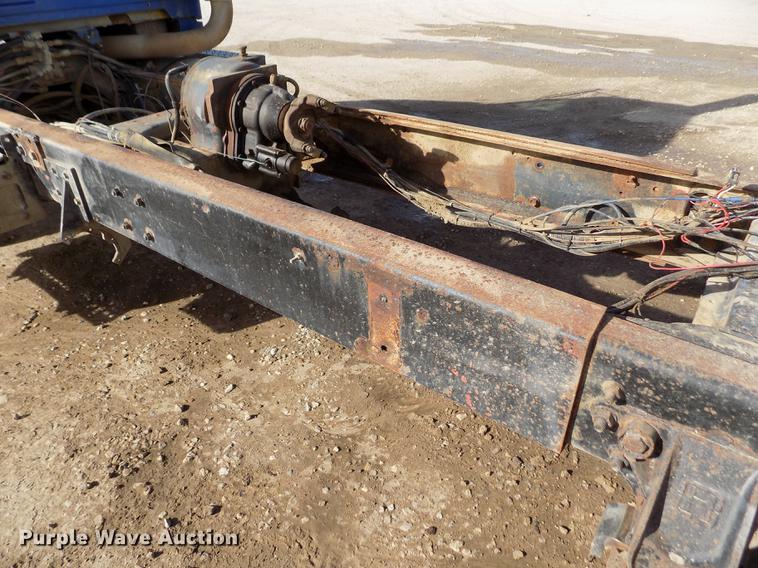 image for item FH9028 1997 Ford Louisville truck cab and chassis