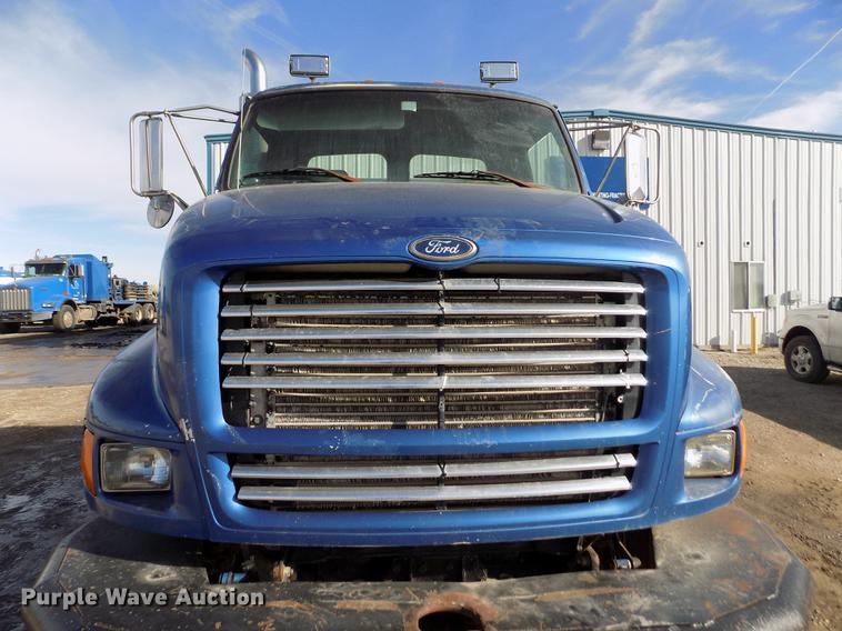 image for item FH9028 1997 Ford Louisville truck cab and chassis