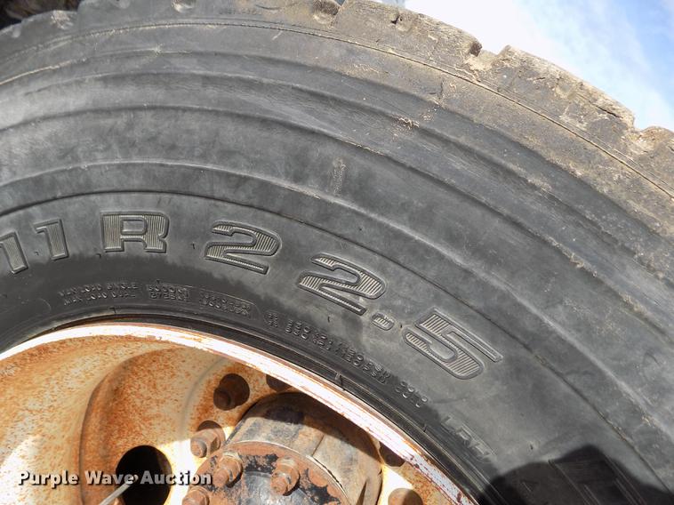 image for item FH9028 1997 Ford Louisville truck cab and chassis